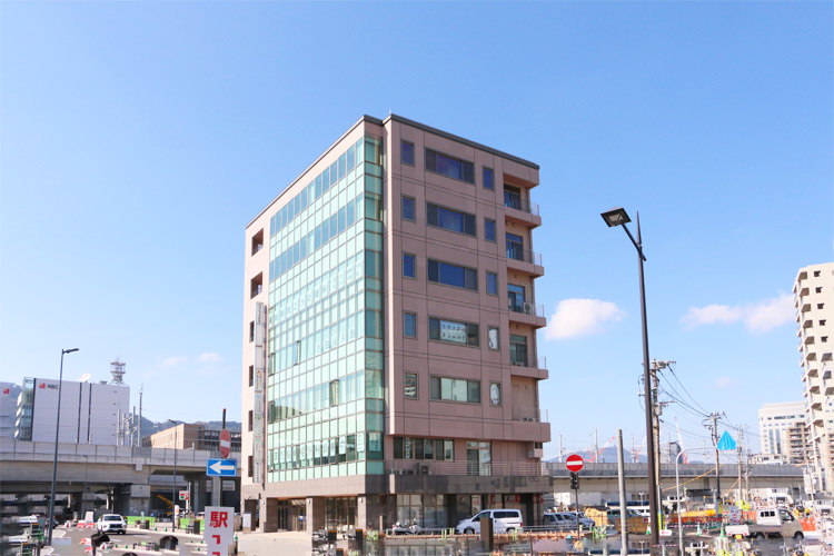 外観（エレベーター完備）